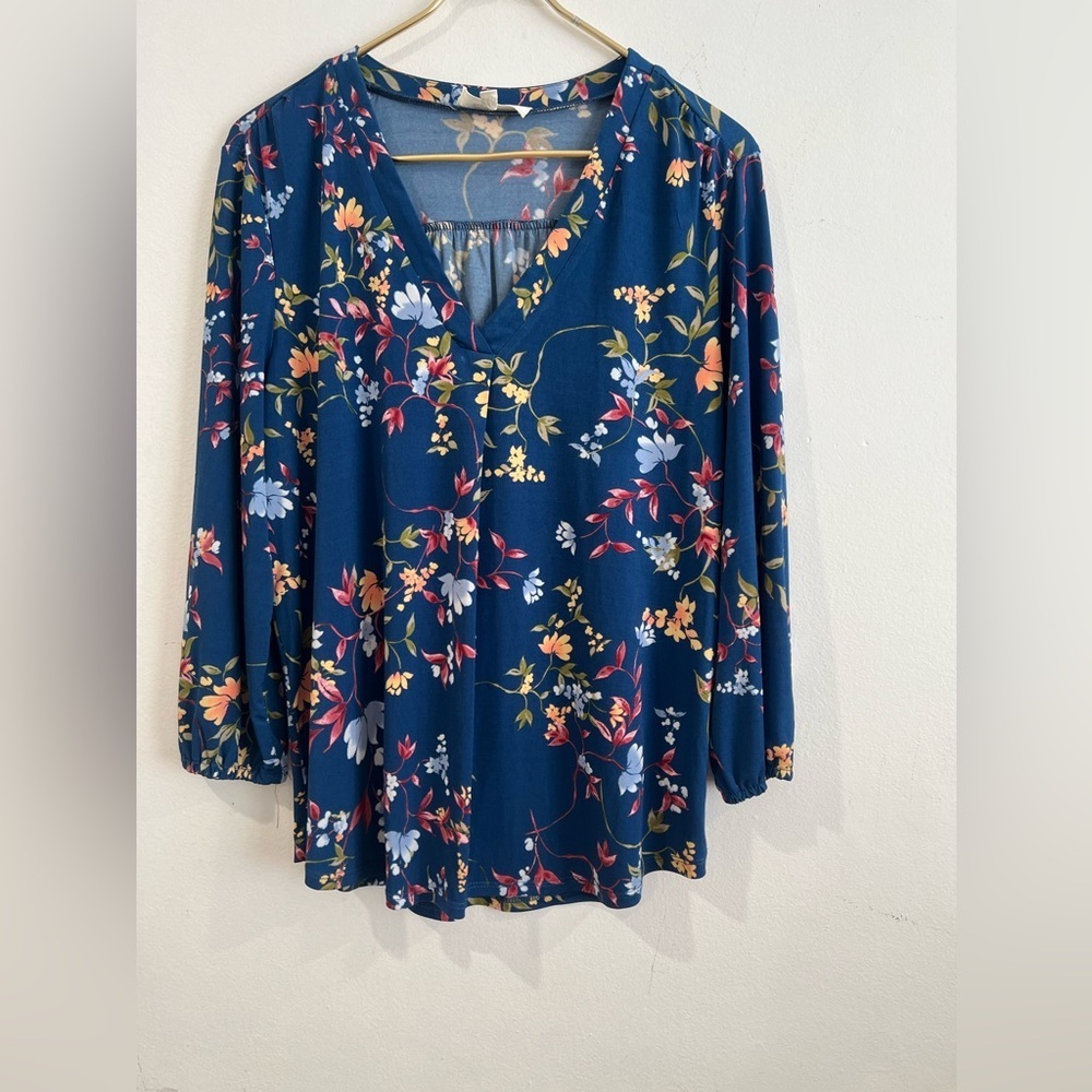 Two by Vince Camuto Ladies' V-Neck Top size L